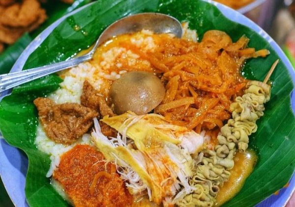 8 Nasi Ayam Semarang Terkenal & Terenak Buka Pagi - Malam